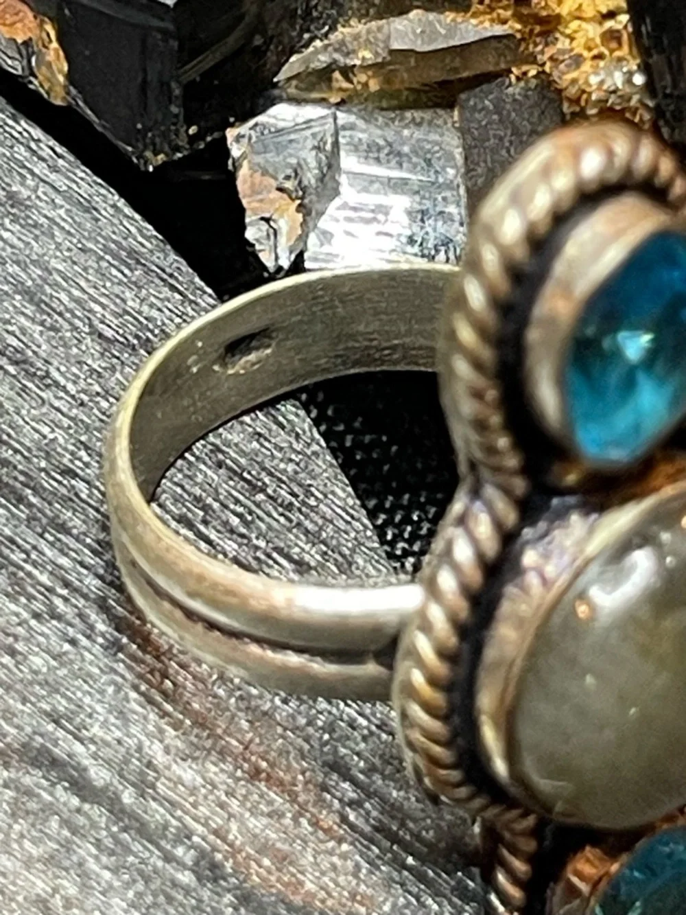 🌑925 Overlay Labradorite Glass Ring Size 8🌑 - Picture 5 of 6